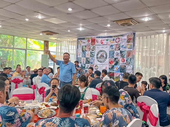 ​  112年國慶盃！平陽省台商慢速壘球隊、籃球隊、羽毛球隊盛大聯合慶功宴！  ​