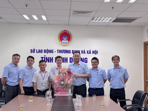 拜會社會保險局與副經理阮維曉-勞動廳與副經理范文宣