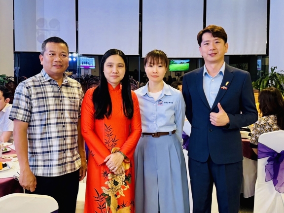 ​  韓國商會邀請平陽台灣商會參加高爾夫球友誼賽暨第十七次會員大會   ​