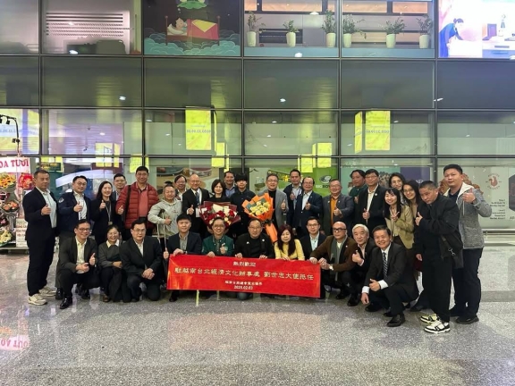 熱烈歡迎劉世忠大使正式駐任越南擔任駐越南代表