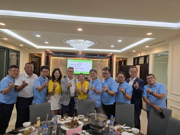​ 平陽台商會參與全國創新創業總會訪越團交流餐敘報告   ​
