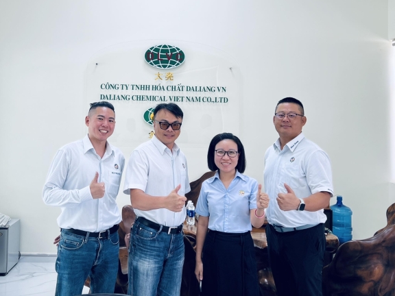 ​  新淵區會員拜訪 大亮化工公司