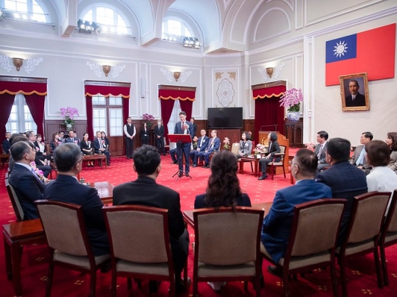 總統接見「中華民國第46屆、海外華人第32屆創業楷模暨創業相扶獎得獎人」